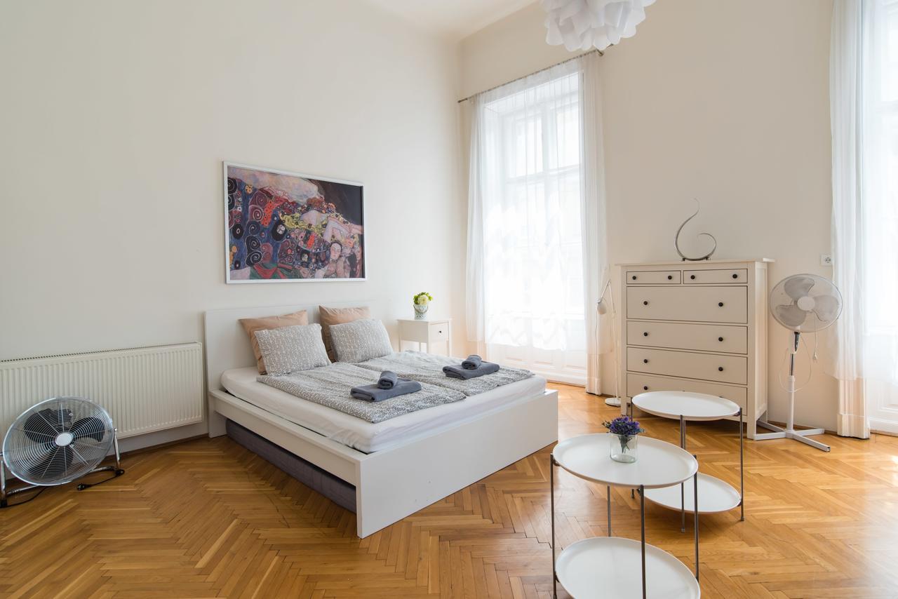Broadway Apartment Budapest Exterior photo